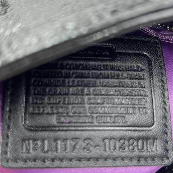 Coach 2011 black patent leather shoulder bag - Picture 8 of 8